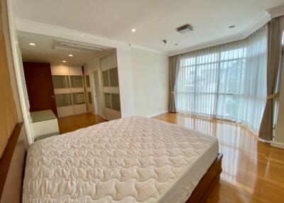 The Cadogan Private Residence  3 Bedroom Property in Vibrant Phrom Phong