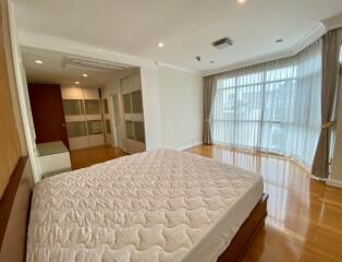 The Cadogan Private Residence  3 Bedroom Property in Vibrant Phrom Phong