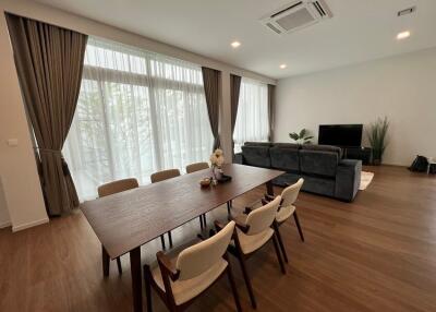 Vive Rama 9  3 Bedroom Luxury House For Sale