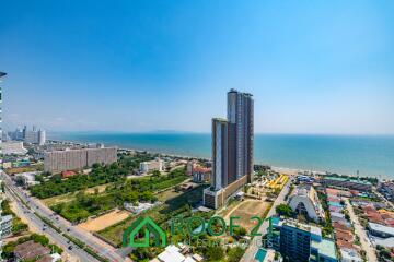 Amazing Facing Sea View 1-Bedroom Unit in Pattaya's Jomtien Area, Top Quality, Just 4.5 MB!