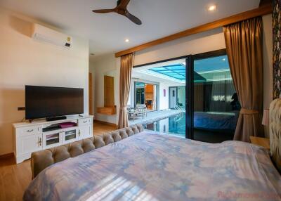 5 ห้องนอน บ้าน สำหรับขาย ใน พัทยาตะวันออก - Baan Mae Pool Villa 1