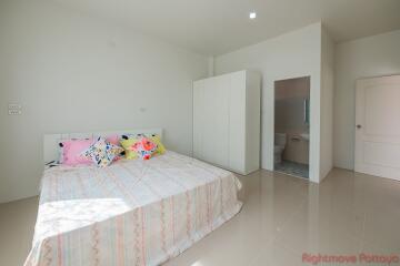 3 Bed House For Sale In East Pattaya - Manee Ville