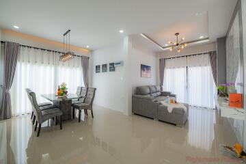 3 Bed House For Sale In East Pattaya - Rattanakorn Village 17