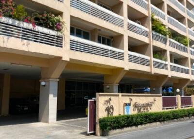 2-BR Condo at Fragrant 71 Condominium near BTS Phra Khanong