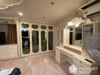 3-BR Condo at Asoke Tower near MRT Phetchaburi