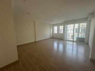 For Rent Bangkok Home Office Sukhumvit BTS Udom Suk Bang Na