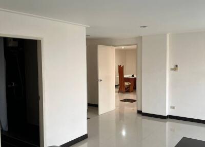 3-BR Condo at Waterford Park Rama 4 near BTS Phra Khanong