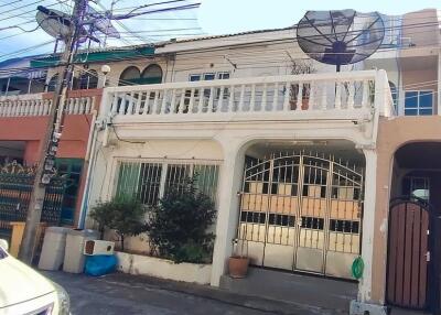 For Rent Bangkok Town House Sukhumvit BTS Phrom Phong Watthana