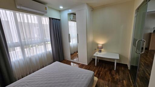 Renovated Condo Sukhumvit 13 Sale