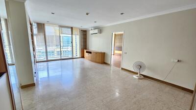 2-Bedroom Condo Near Park