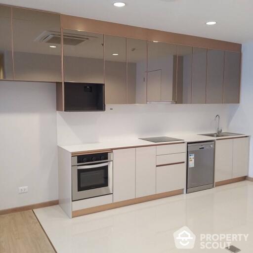 2-BR Apt. near BTS Chong Nonsi