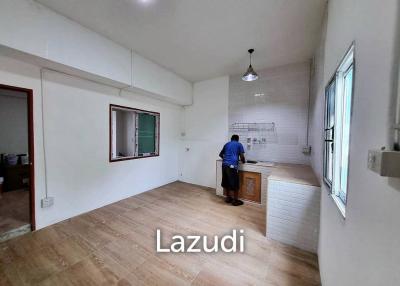 FOR SALE - fully renovated townhouse, only 1.45 m THB