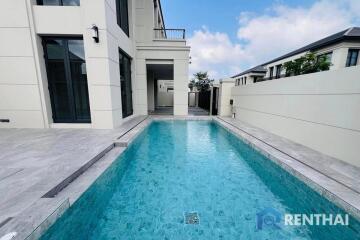 Modern Luxury Home in Pattaya, close to top 3 International schools