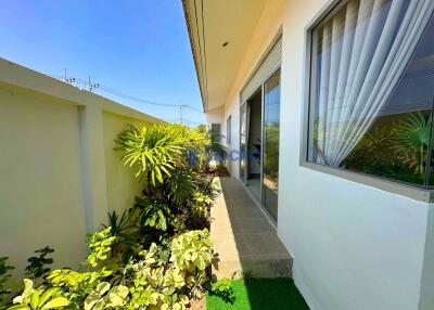 2 Bedrooms House in Nibbana Shade East Pattaya H011538