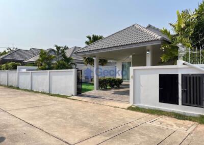 3 Bedrooms House in Nibbana Shade East Pattaya H011537