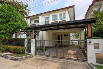 House for Sale at The Centro Onnut-Wongwaen