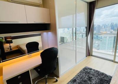 Studio Condo at Sky Walk Residences near BTS Phra Khanong