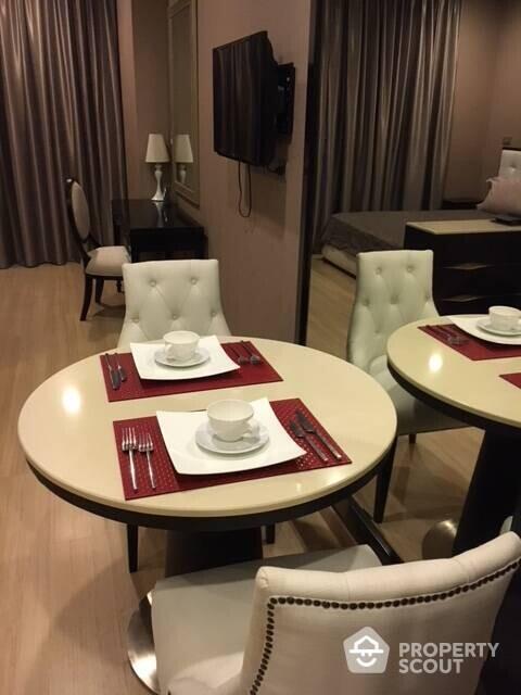 1-BR Condo at Sky Walk Residences near BTS Phra Khanong