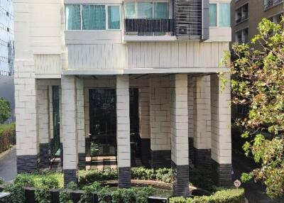 1-BR Condo at Siri At Sukhumvit near BTS Thong Lor