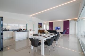 Modern kitchen with open plan dining area