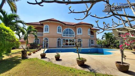 Private 4 Bedroom Pool Villa On Big Land Near phoenix Golf Course For Sale