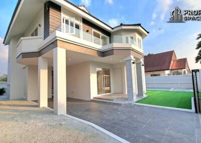 3 Bedroom Pool Villa In Suk Aim Garden Pattaya For Sale