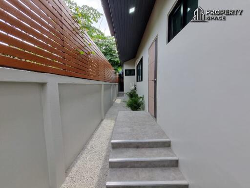 Modern Luxury 4 Bedroom Pattaya Pool Villa For Sale