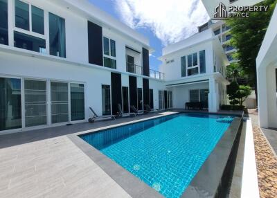 Exquisite 5 Bedroom Luxury Pattaya Pool Villa For Sale