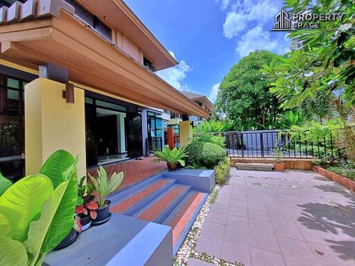 3 Bedroom Villa In The Village by Horseshoe Point For Sale