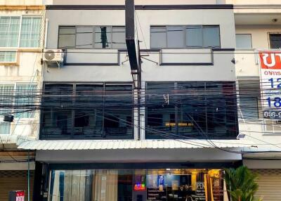 Commercial Building In Central Pattaya For Sale