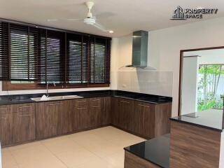 Modern Bali-Style 4 Bedroom Pool Villa In Jomtien For Rent