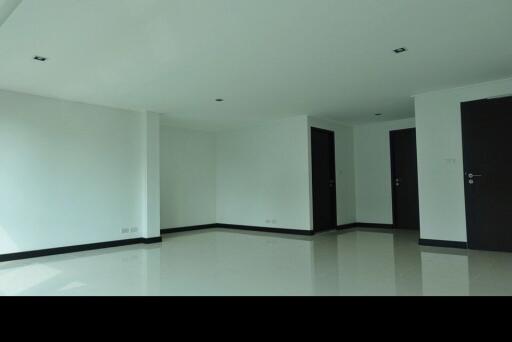 Townhouse In Sathorn