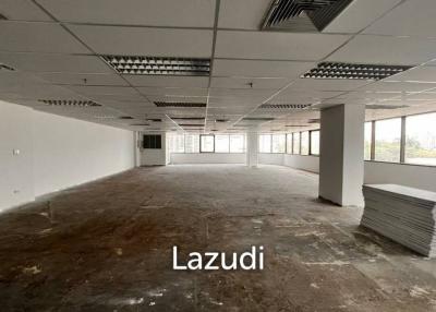 210 SQ.M Office at Mahatun Plaza