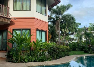 4 Bedroom 844 SQ.M Pool Villa in Pattaya
