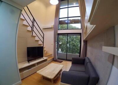 L Loft Ratchada 19