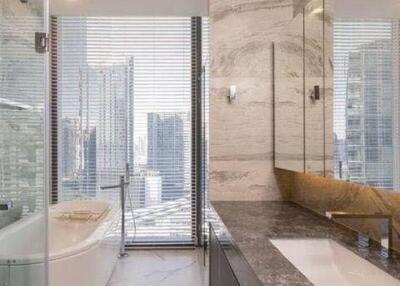 Luxurious modern bathroom with city view