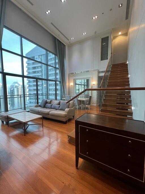 162 ตรม., 3 ห้องนอน, 3 ห้องน้ำ คอนโด ราคา ฿ 32,960,000