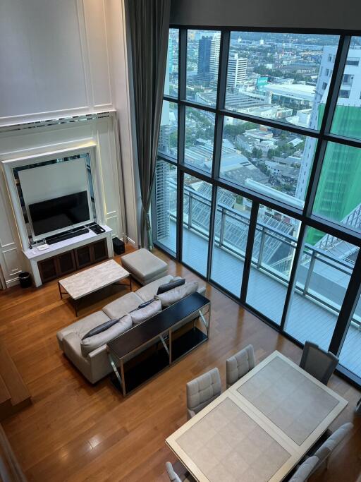 162 ตรม., 3 ห้องนอน, 3 ห้องน้ำ คอนโด ราคา ฿ 32,960,000