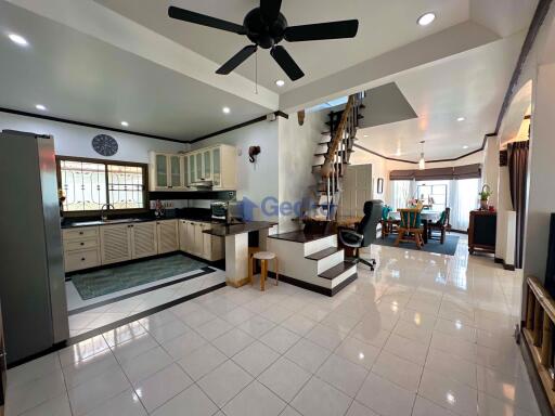 3 Bedrooms House in Grand Lotus Place Jomtien H011562