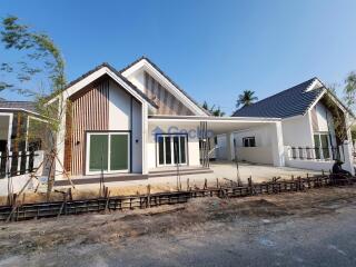 3 Bedrooms House in Sabai Home East Pattaya H011557