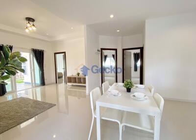 3 Bedrooms House in Sabai Home East Pattaya H011556