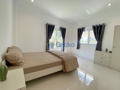 3 Bedrooms House in Sabai Home East Pattaya H011556