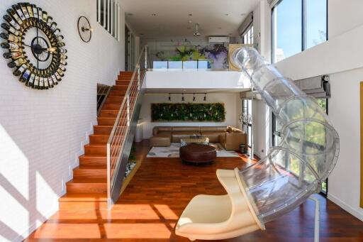 Benviar Tonson Residence