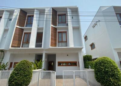 Townhouse for Rent at Monotown Faham
