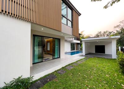 Modern Pool Villa in Wangtan