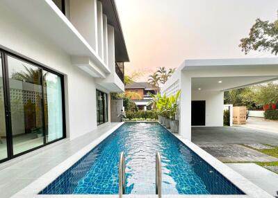 Modern Pool Villa in Wangtan