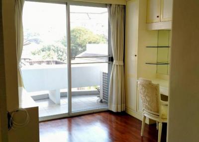 2 Bed 3 Bath 240 Sqm Condo For Rent