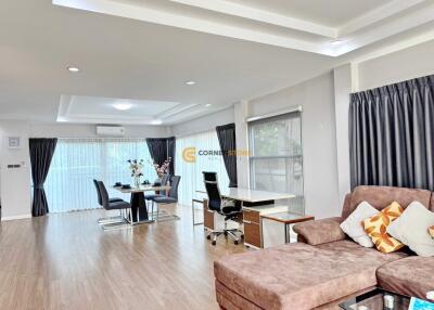 3 bedroom House in The Meadows East Pattaya