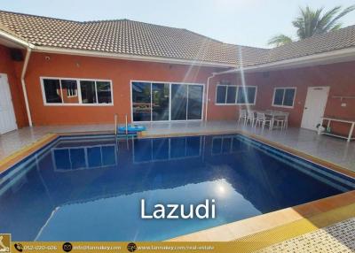 Nice! Single-Storey 5 bedrooms Pool House