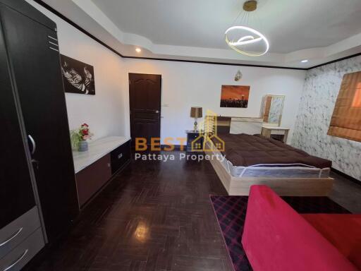 4 Bedrooms Townhouse Pratumnak H011805